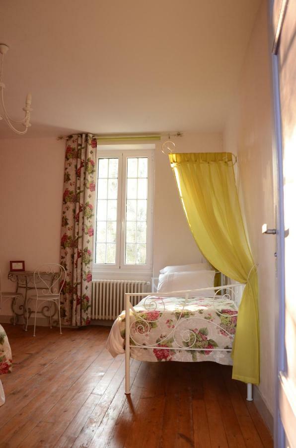 Le Manoir De Sanilhac Bed and Breakfast Notre-Dame-de-Sanilhac Esterno foto